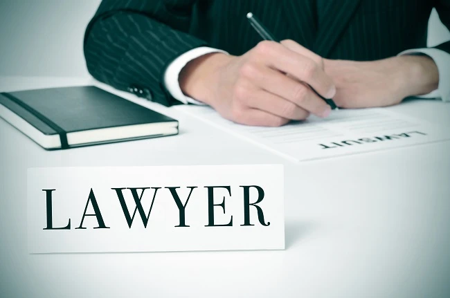 Personal Liability vs. Personal Injury Lawyers: Roles and Benefits
