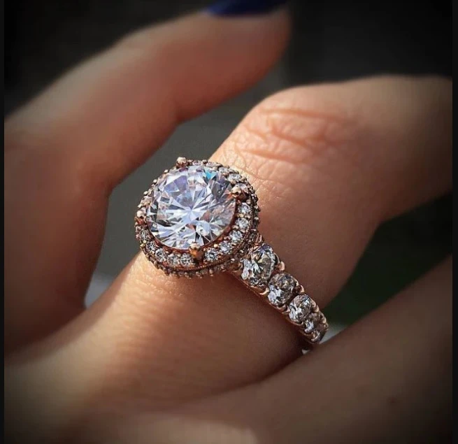 How To Choose the Best Diamond Shape for Your Finger