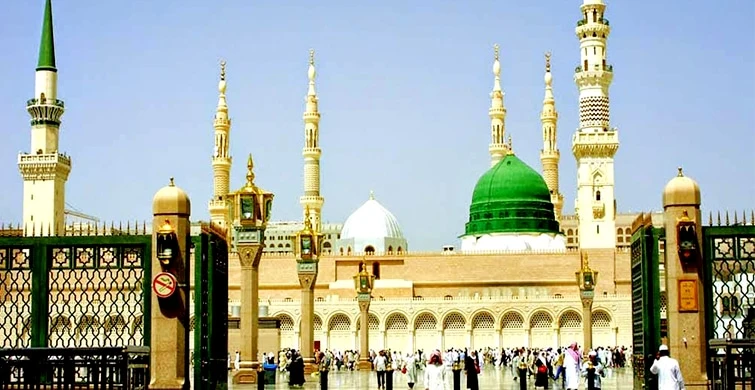 Avail the best possible facilities by Reserving ALHARAM TRAVELs Cheapest 4 Star Umrah Packages