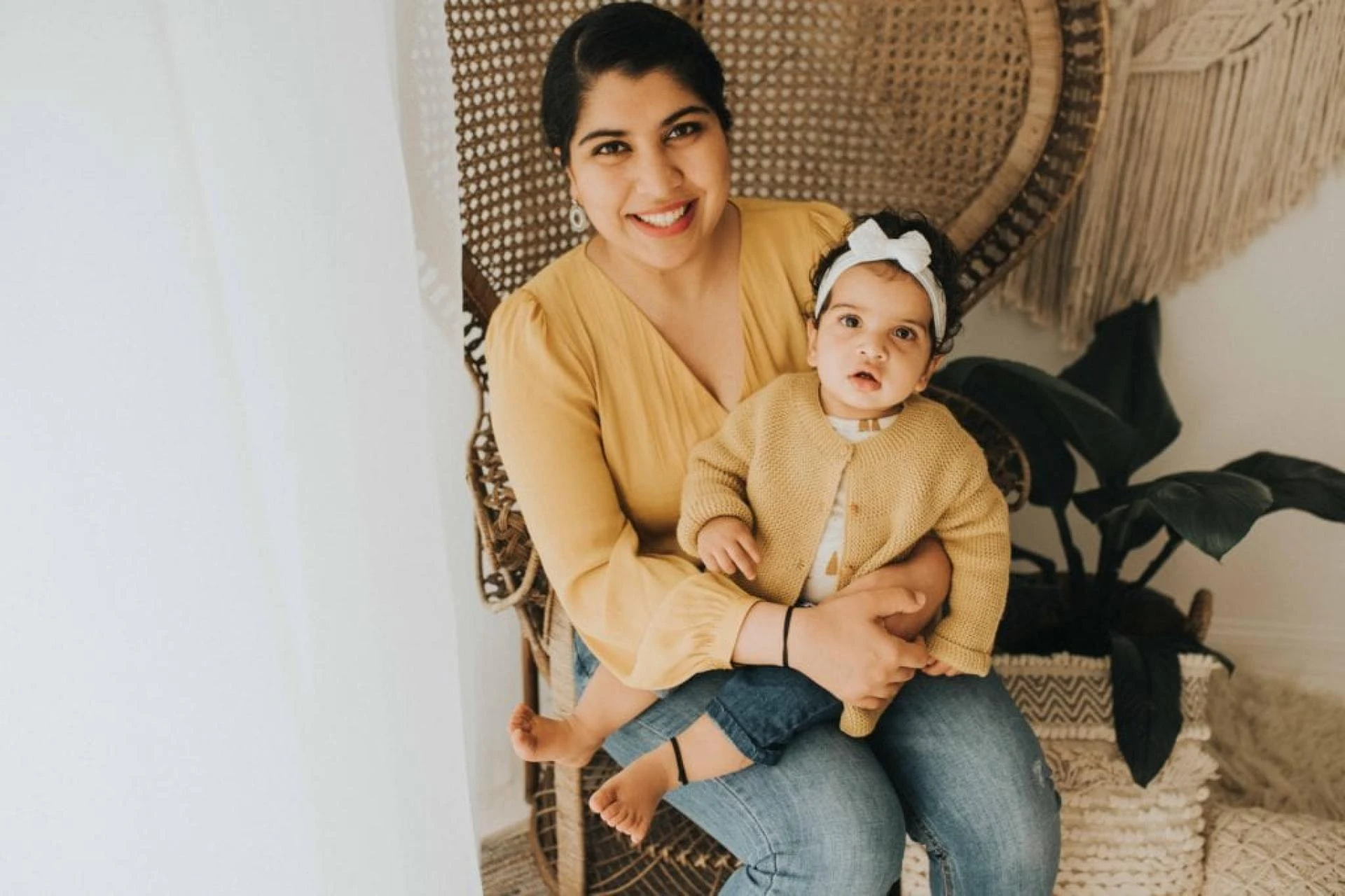 The Art of Sibling Bonding: Tips for Beautiful Family Portraits