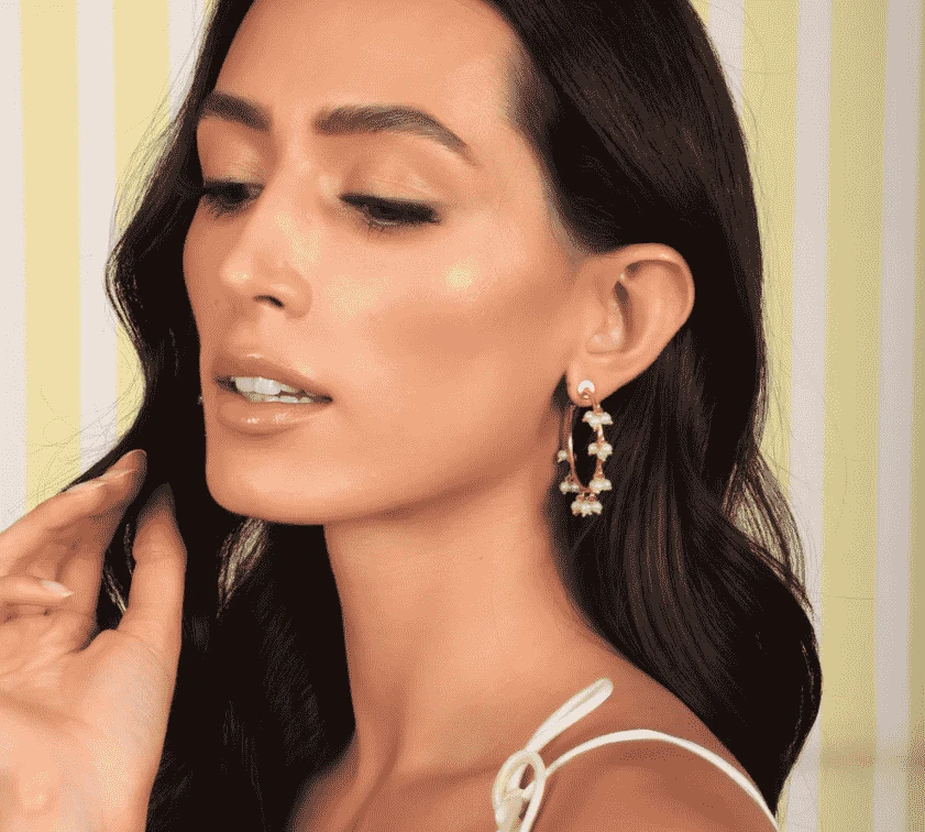 Stylish and Sentimental: Bridesmaid Gifts Featuring Exquisite Bridesmaid Jewellery