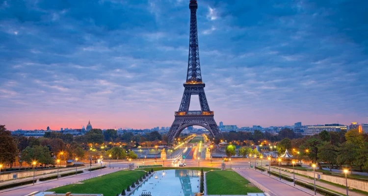 Discovering Romantic Paris Vacation Packages from the USA
