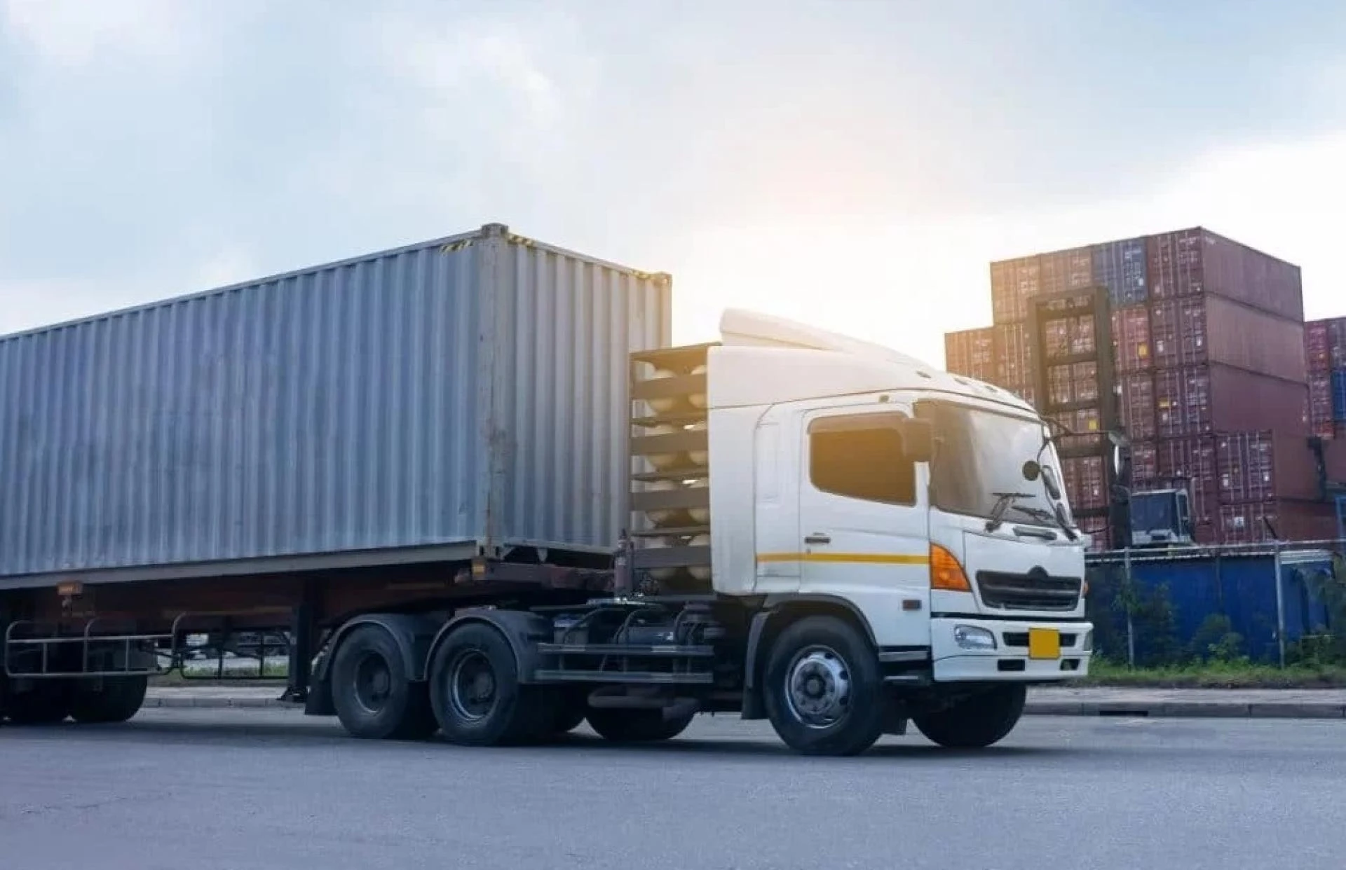 The Role of Full Truckload Brokers in Freight Transportation