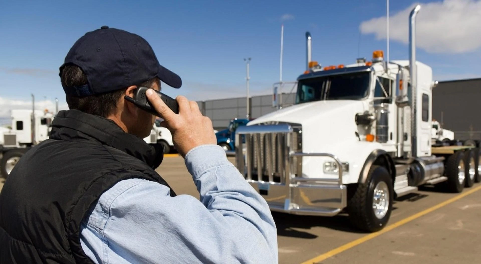 The Role of a Full Truckload Broker in Streamlining Your Shipping Process