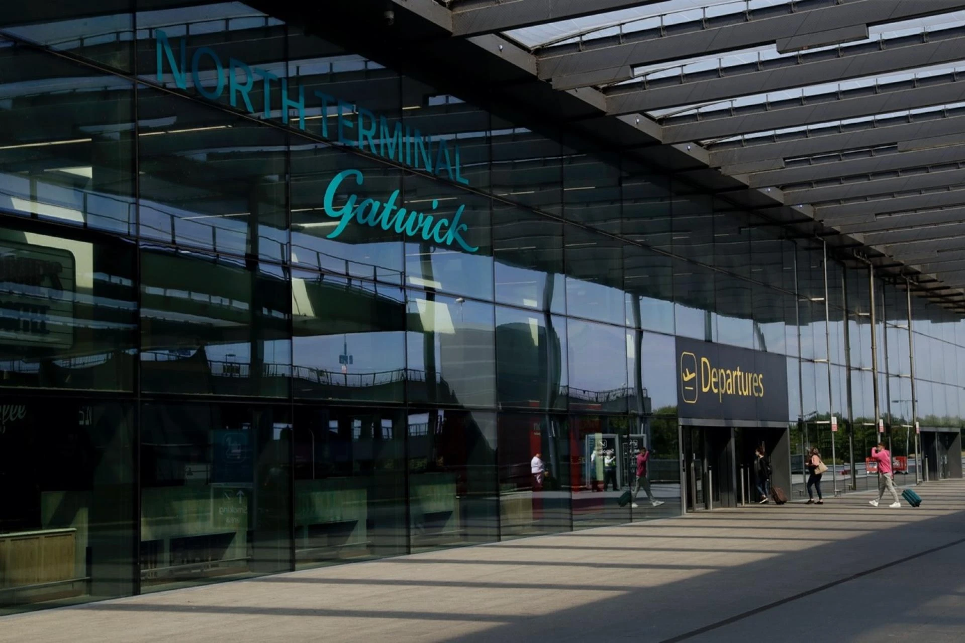 XRide: A Step-by-Step Guide to Arranging Gatwick Airport Transfers