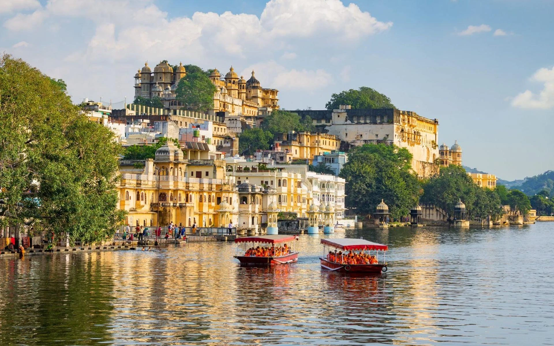 Family Fun in Udaipur: Top 5 Spots for an Unforgettable Trip