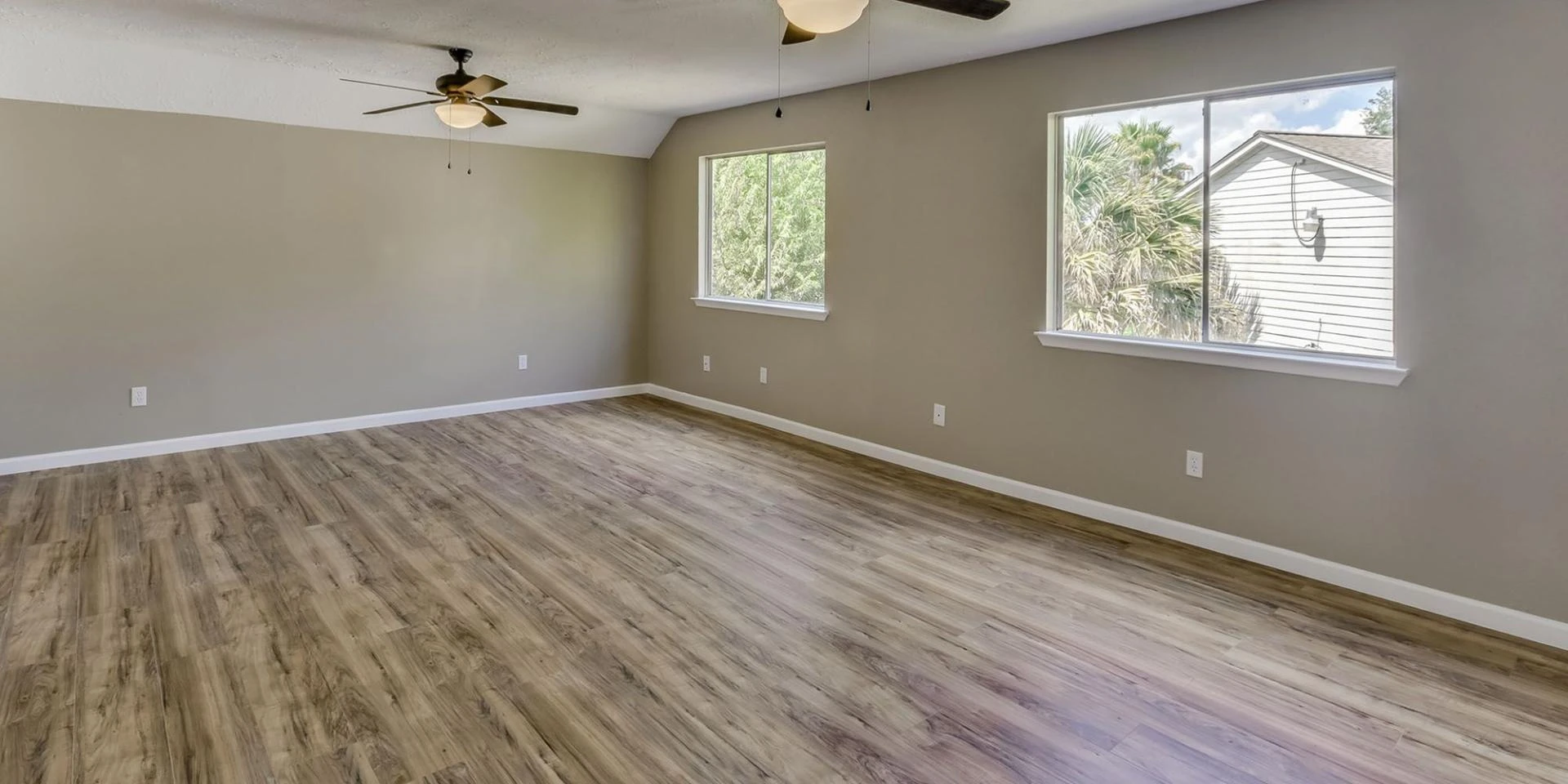 Expert Tips: Choosing the Best Wood Floor Installer for Your Home