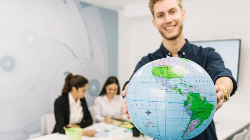 How to Choose the Right Education Abroad Consultant for Studying in Canada