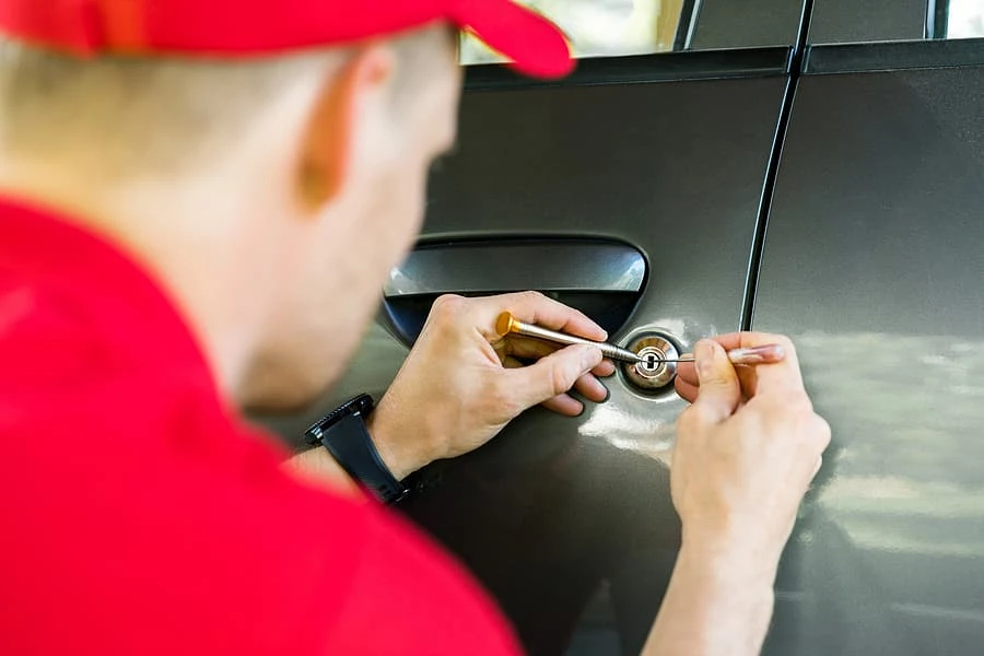 Unlocking Automobile Locks | Fast &amp; Reliable Service