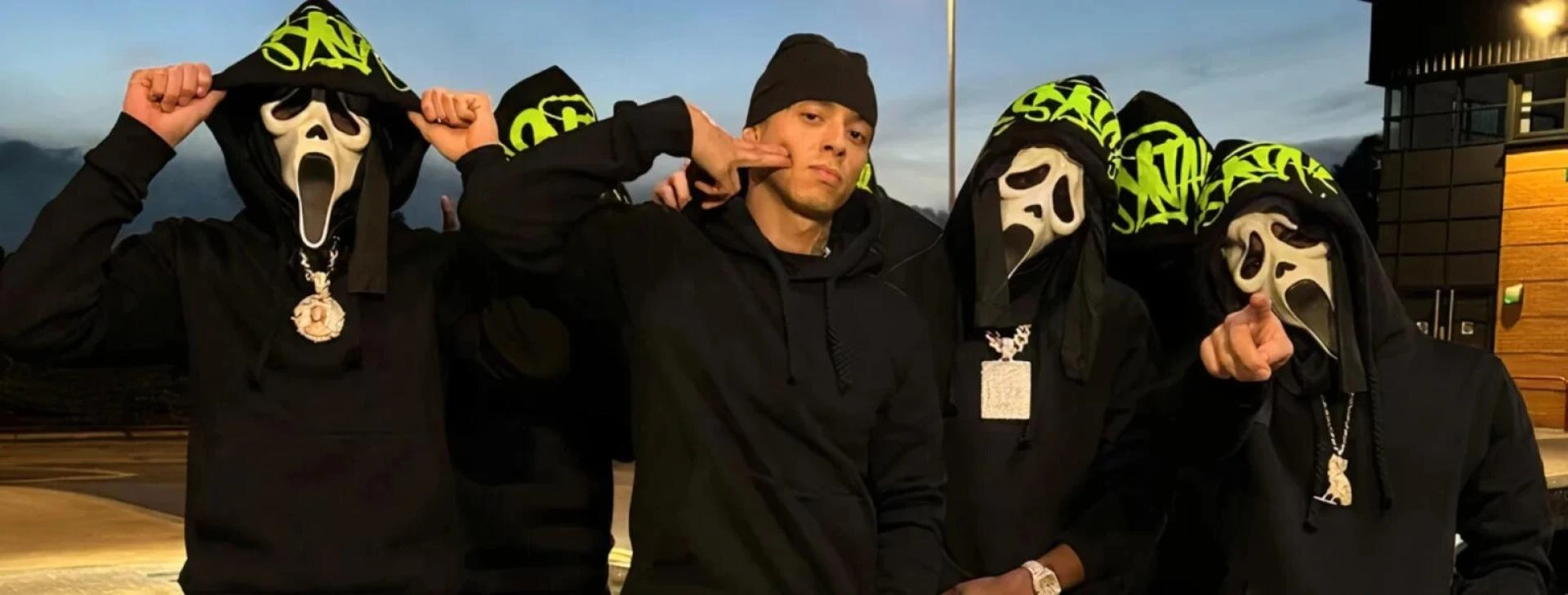 Syna World Tracksuit A Fusion of Style, Comfort, and Innovation