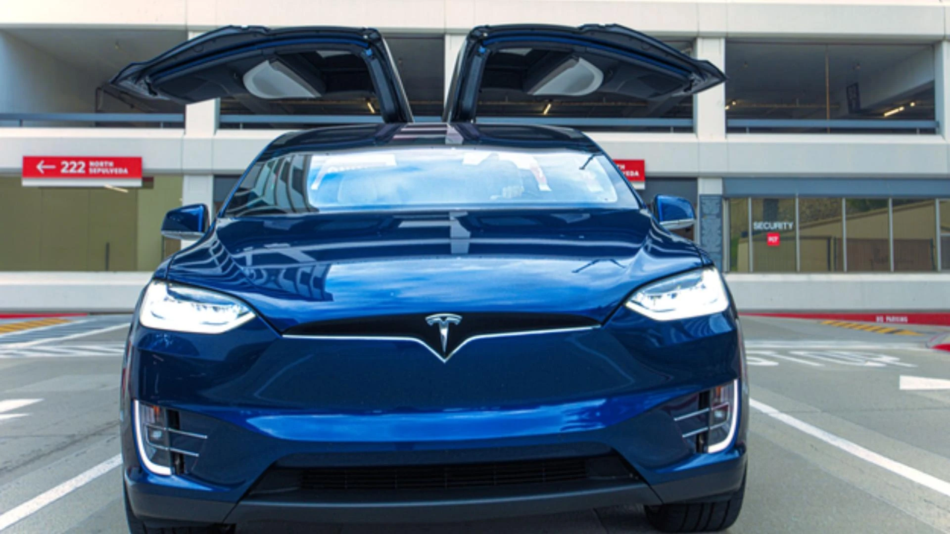 Best Routes to Explore in Los Angeles with a Custom Rental Car