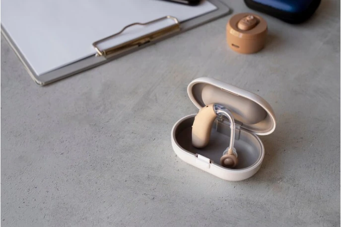 Enhancing Hearing Clarity: The Innovation of Phonak Hearing Aids at Decibel Clinic