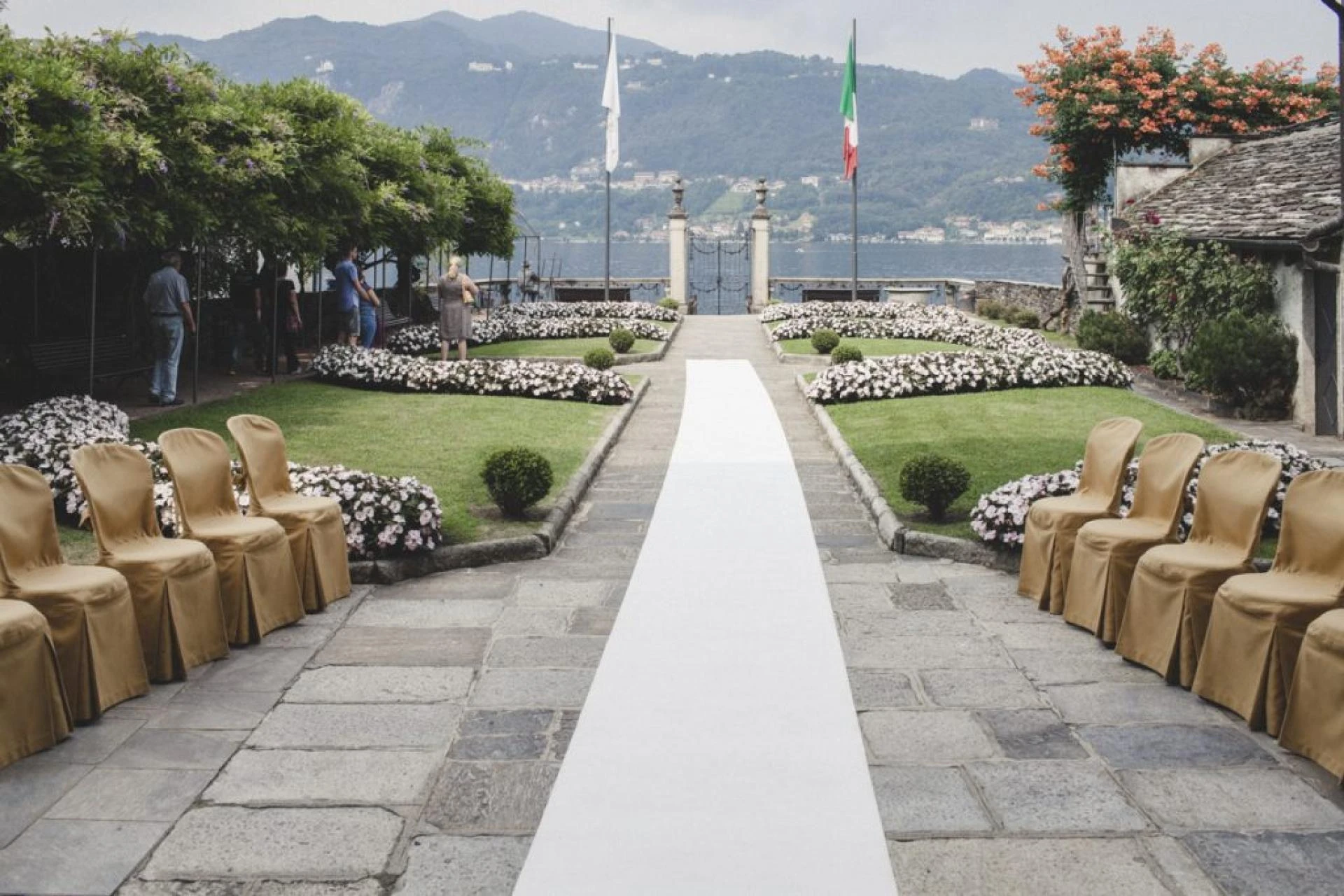Experiencing Grandeur: A Luxurious Wedding in the Enchanting Venetian Landscape