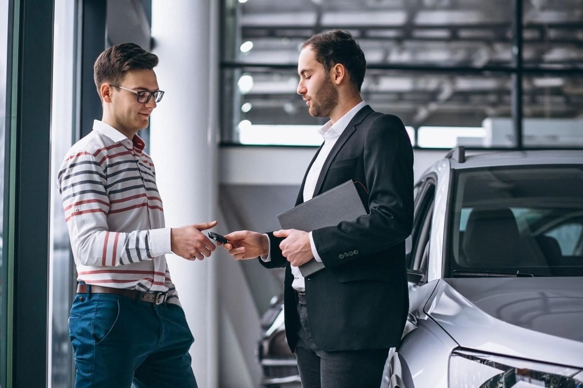5 Tips to Think Over While Buying a Car With Lending Help