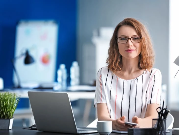 Inhalte in PDF-Formularen ein- und ausblenden: Flexibilität im Design