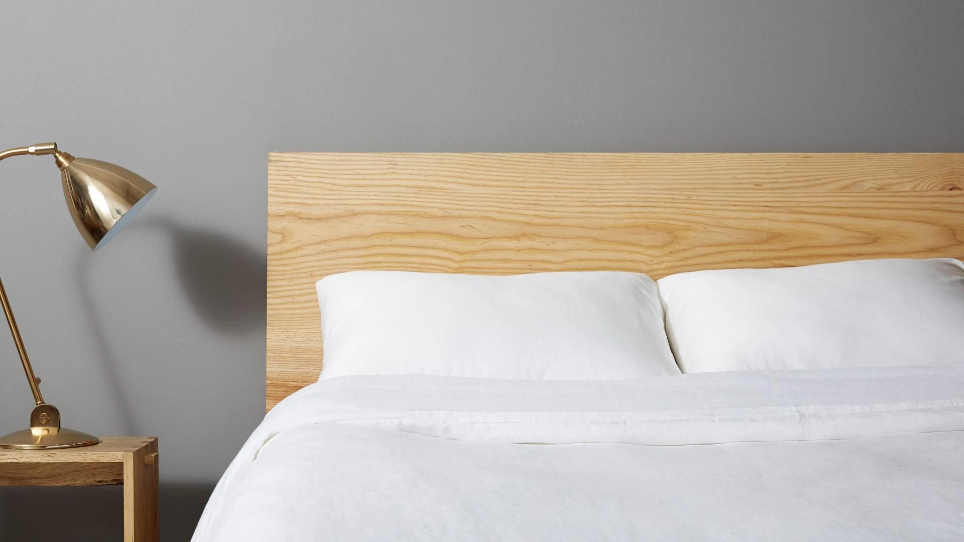 How to Bring Elegance into Your Bedroom