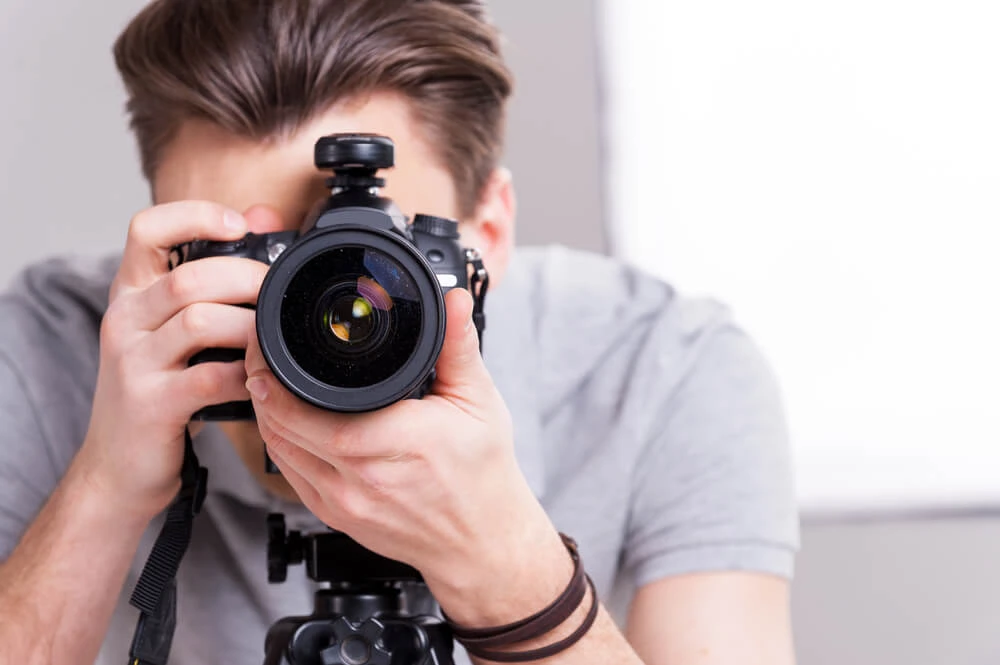 8 Best Tips on How to Become A Celebrity Photographer