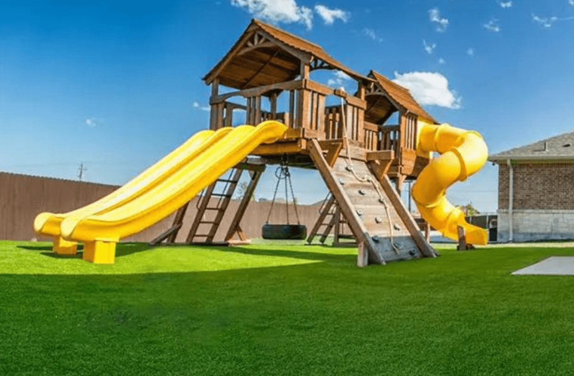 7 Tips for Maintaining Your Artificial Turf