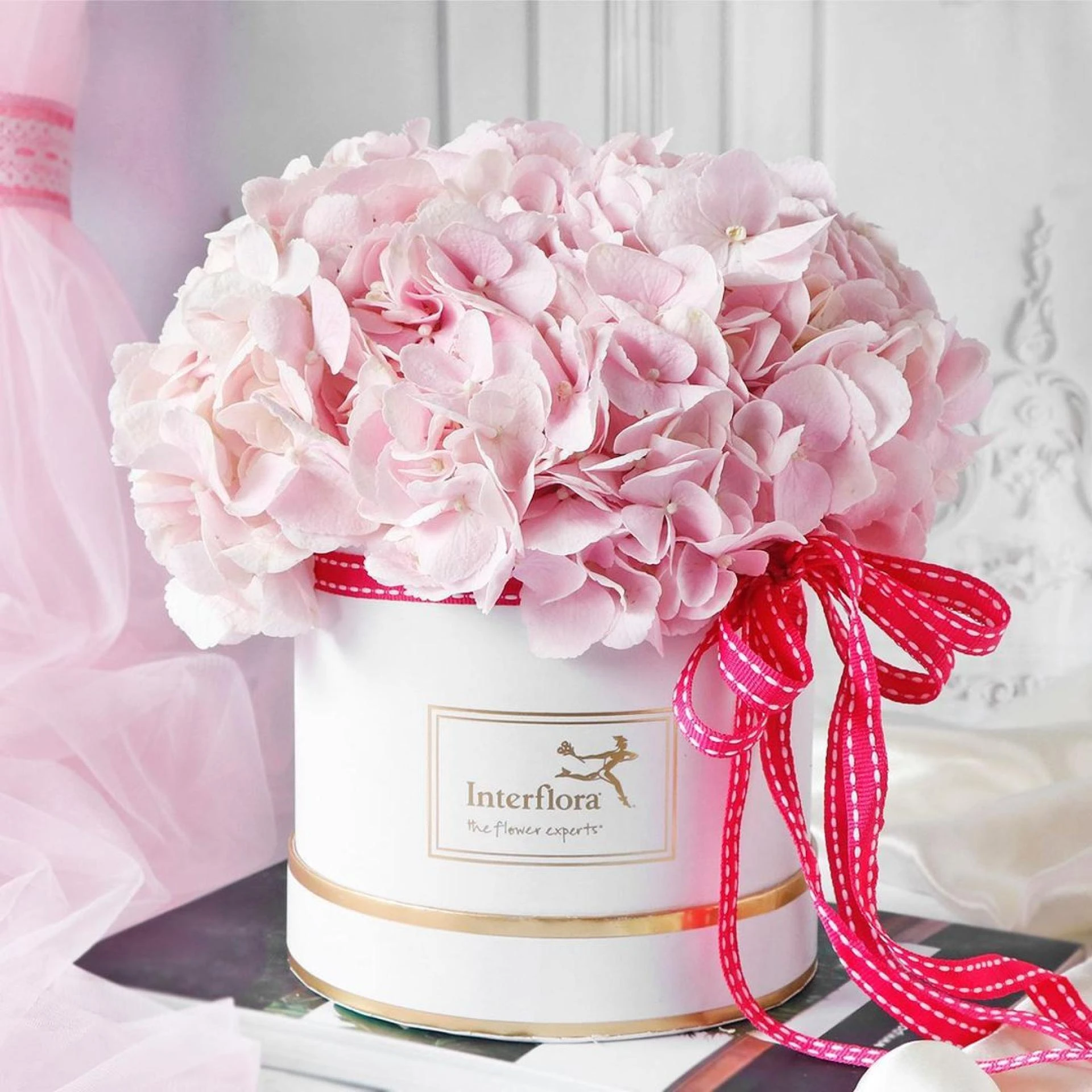 Take Benefit of Delhi Flower Delivery - Interflora India