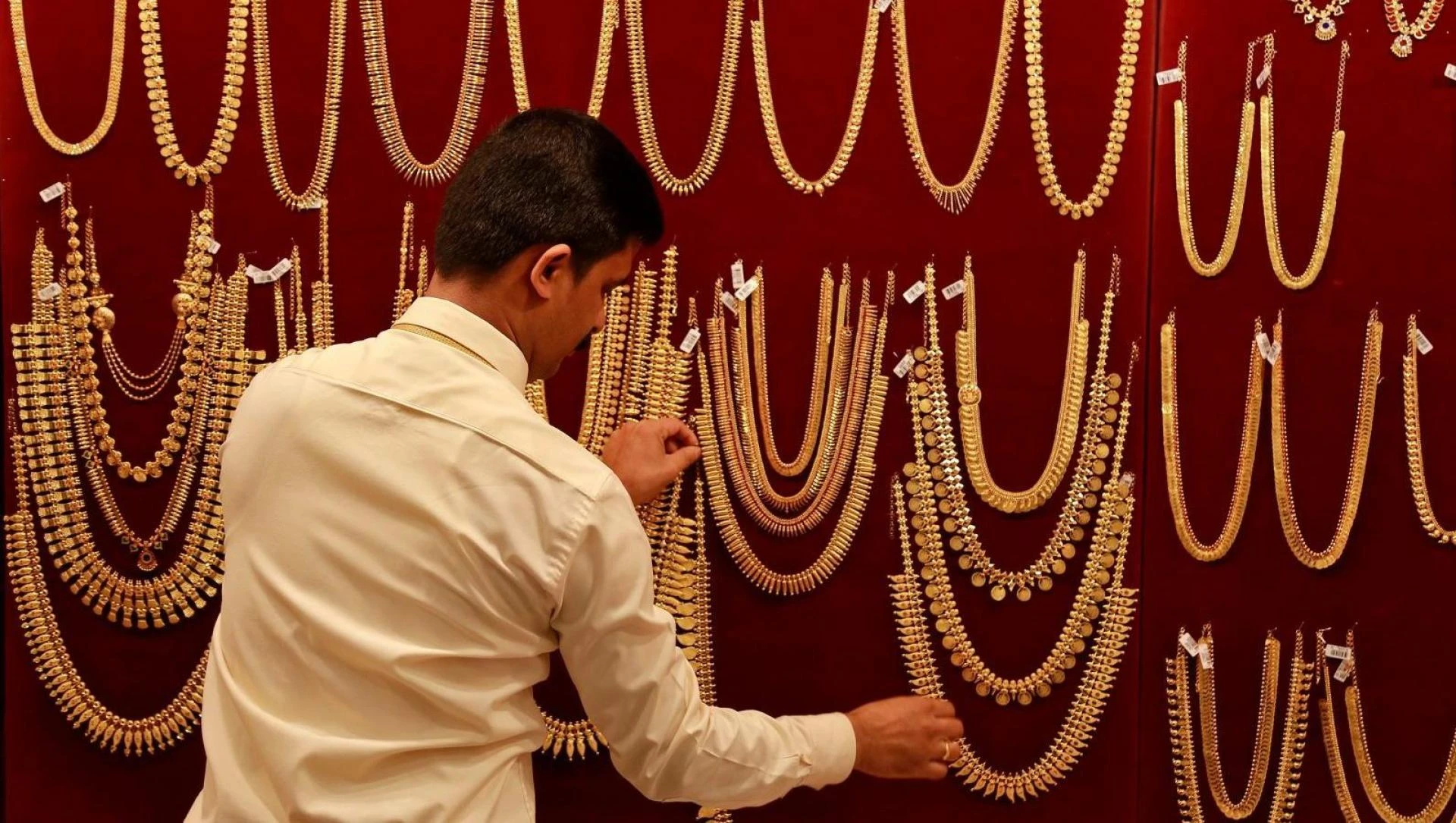 EFFICIENT WAY TO REPAY GOLD LOAN TO MOVE OUT OF DEBT TRAP