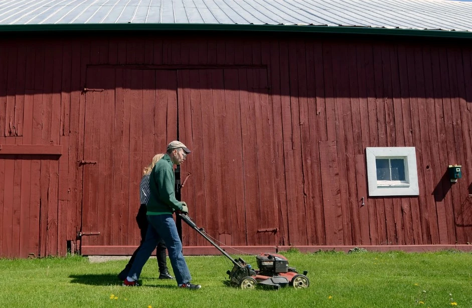 Choosing a Riding Lawn Mower