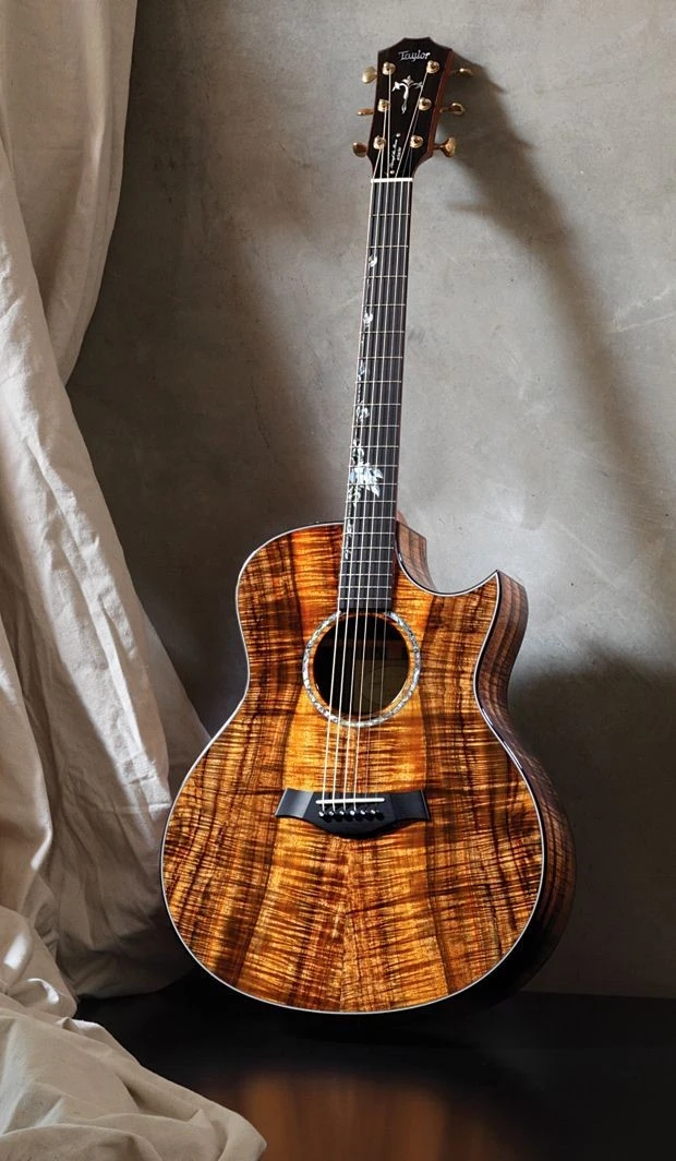 Top 5 Buying Tips: Best Acoustic Guitar Under 2000