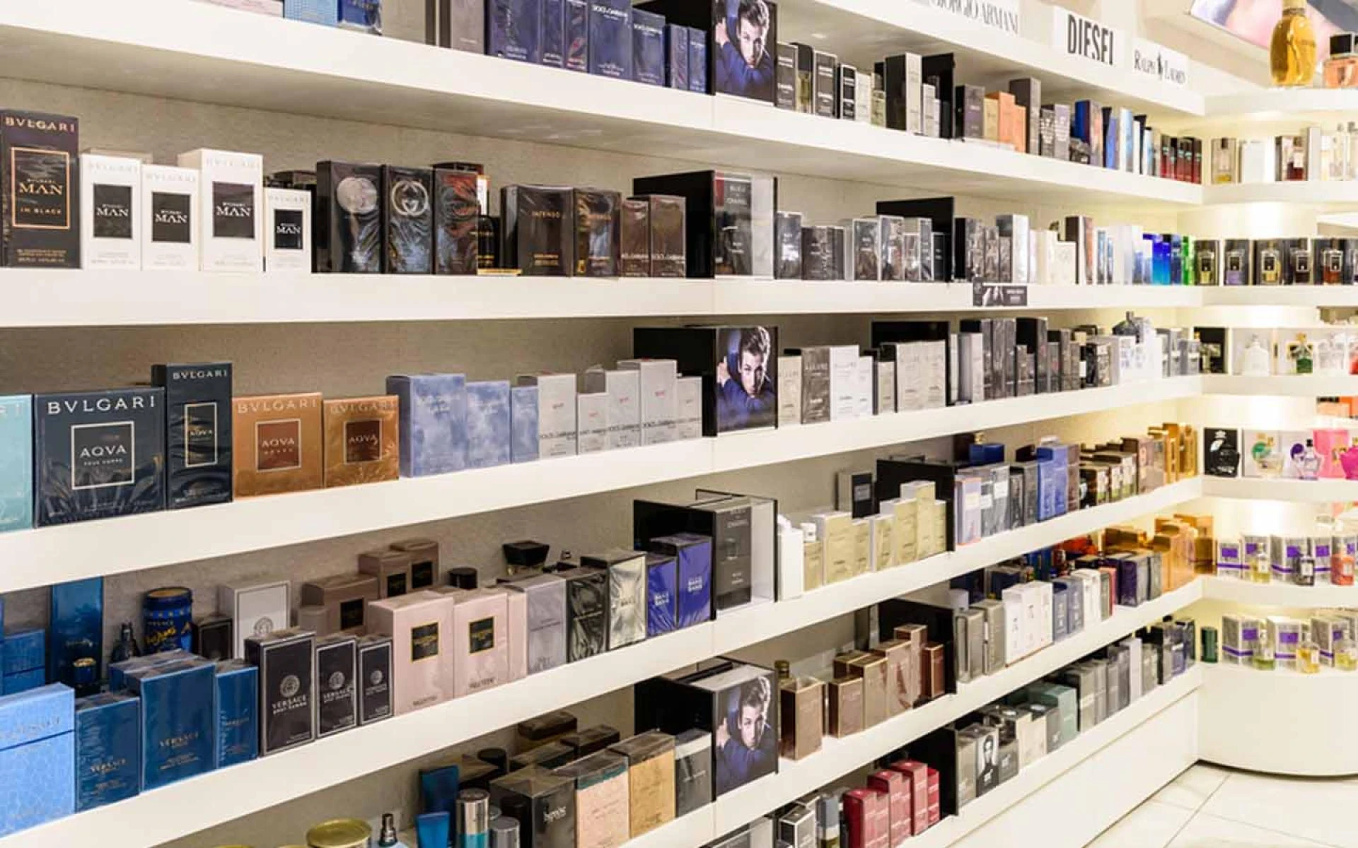 How to choose the best perfume for yourself from a perfume shop?