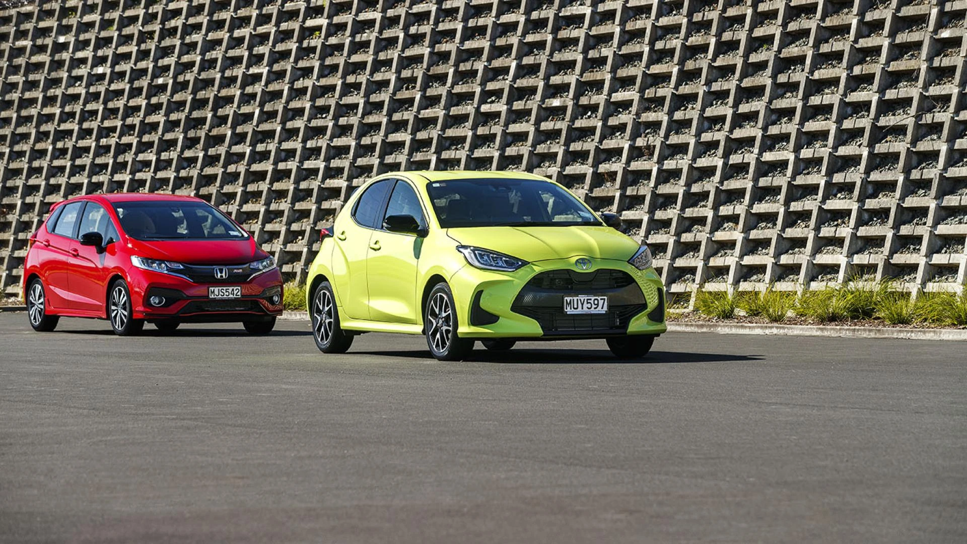 TOYOTA YARIS ZR VS HONDA JAZZ RS - APA YANG MENDORONG ANDA?