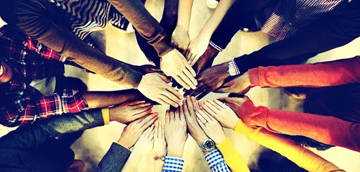 What makes strangers click?