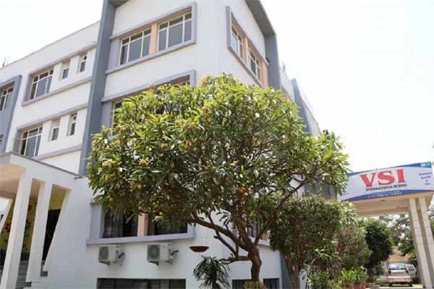 Top Ranked English Medium School VSI International school