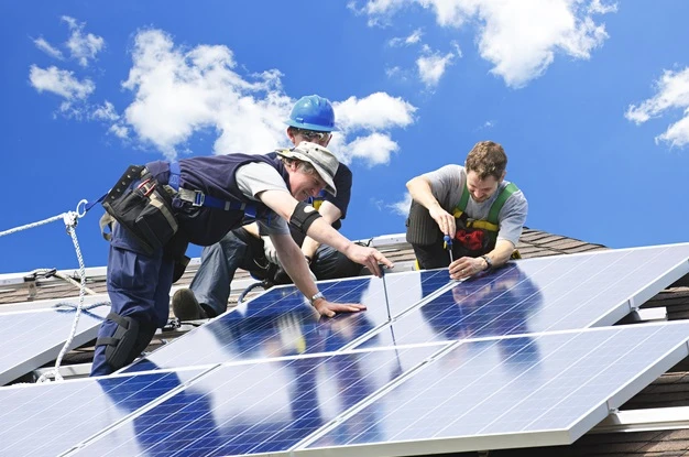 Indications Your Solar Panels Need Service in Brisbane