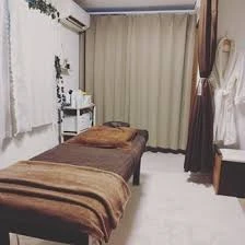 The Modern Beauty Salon: A Space for Self-Care, Transformation, and Confide