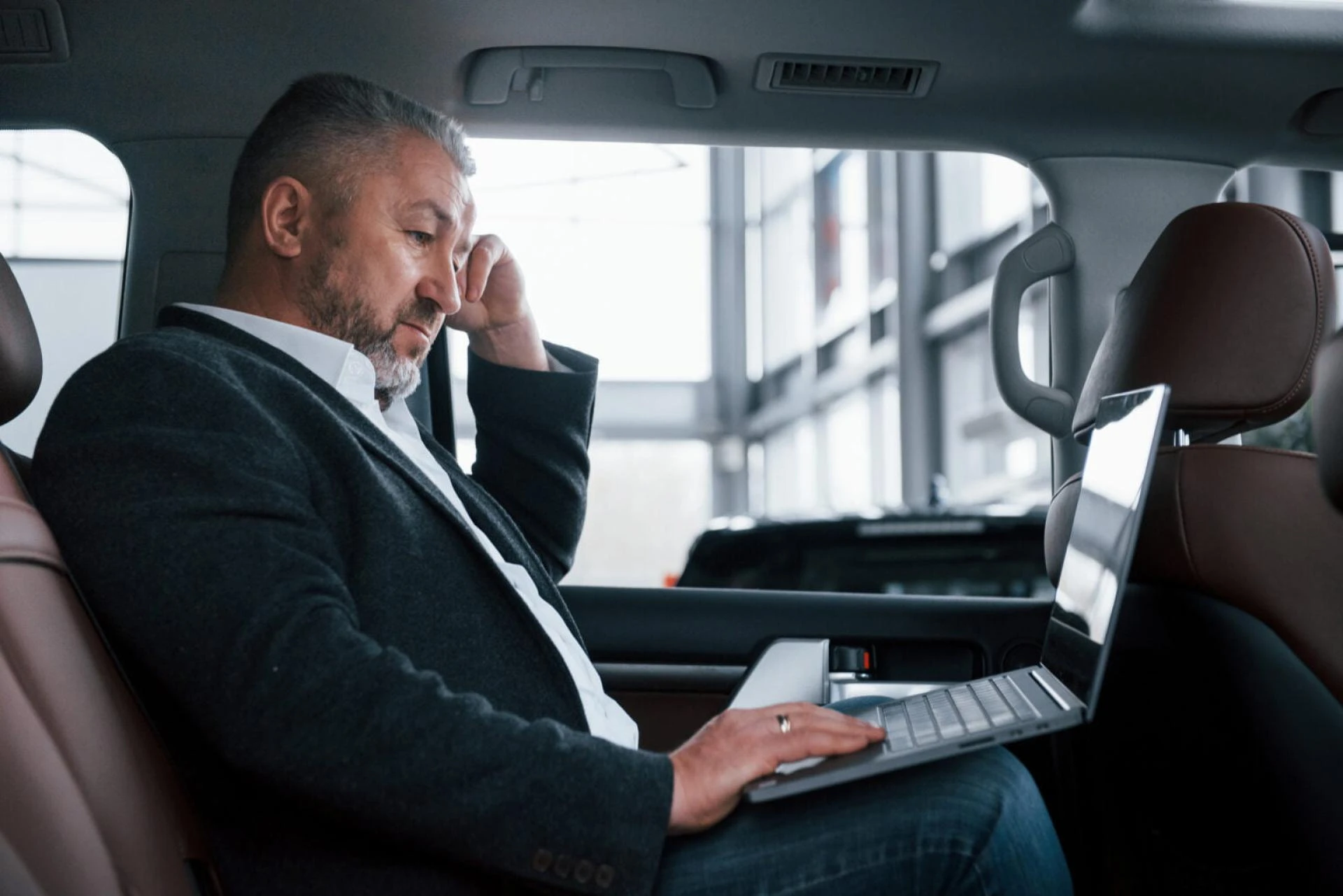 Corporate Limo Service: A Smart Choice for Business Success