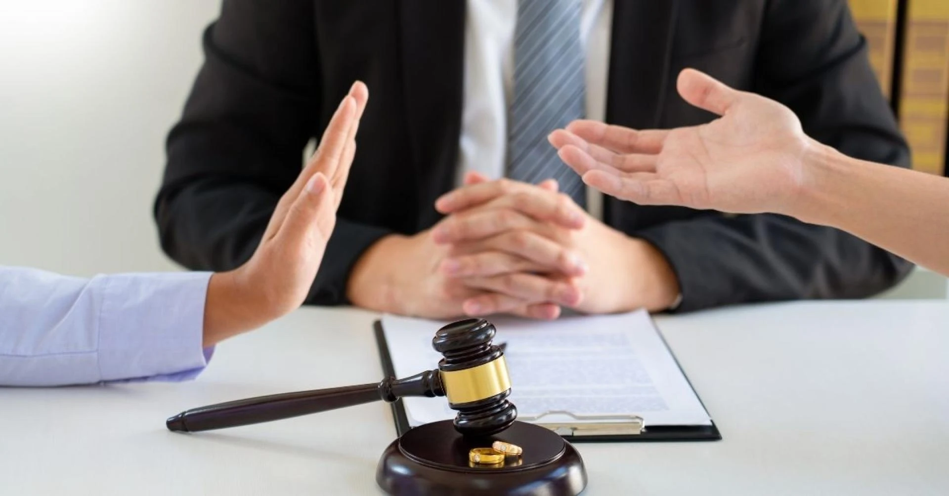 Why You Need a Divorce Lawyer in Bangladesh to Protect Your Rights