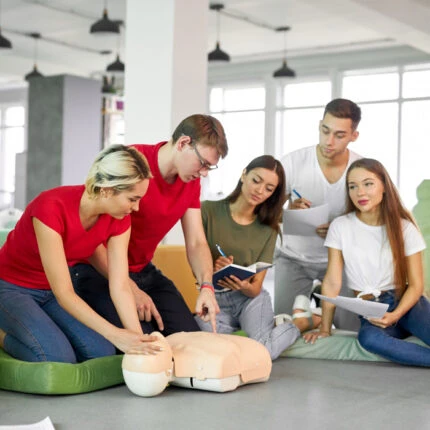 London Emergency First Aid Course: Life-Saving Skill Course for Any Citizen