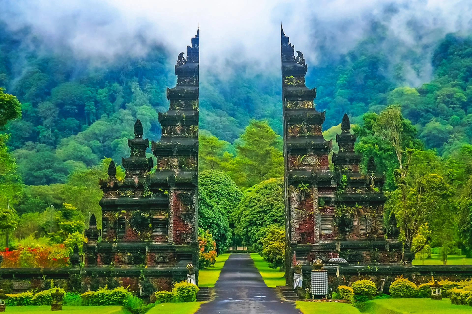 The Role of Balinese Temples and Ceremonies in Yoga Practice