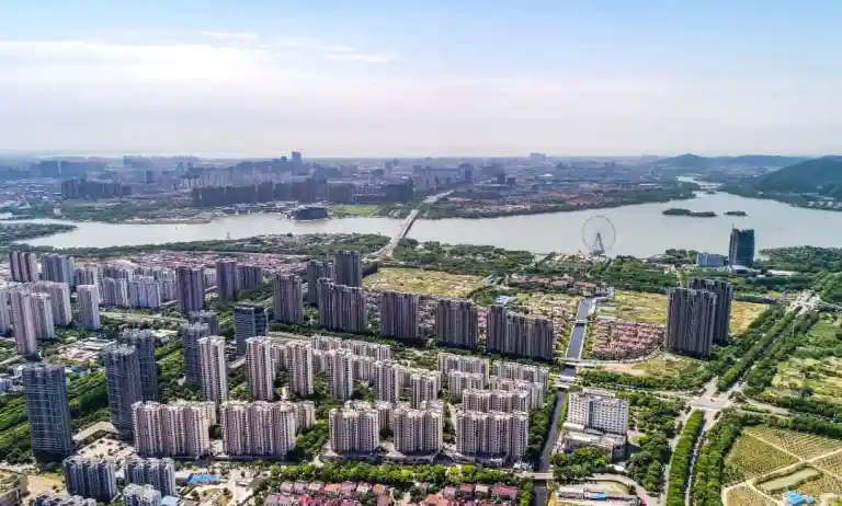 Experience Lakeview Condos Waterfront Living: Amenities and Lifestyle