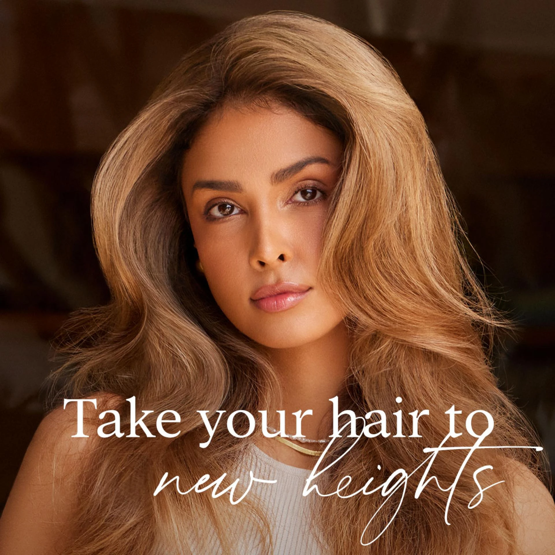  How to Hype Up Your Hair for the Holidays