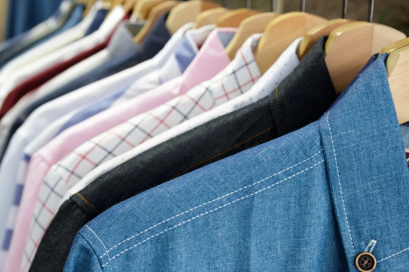 Brown pants go with what color shirt