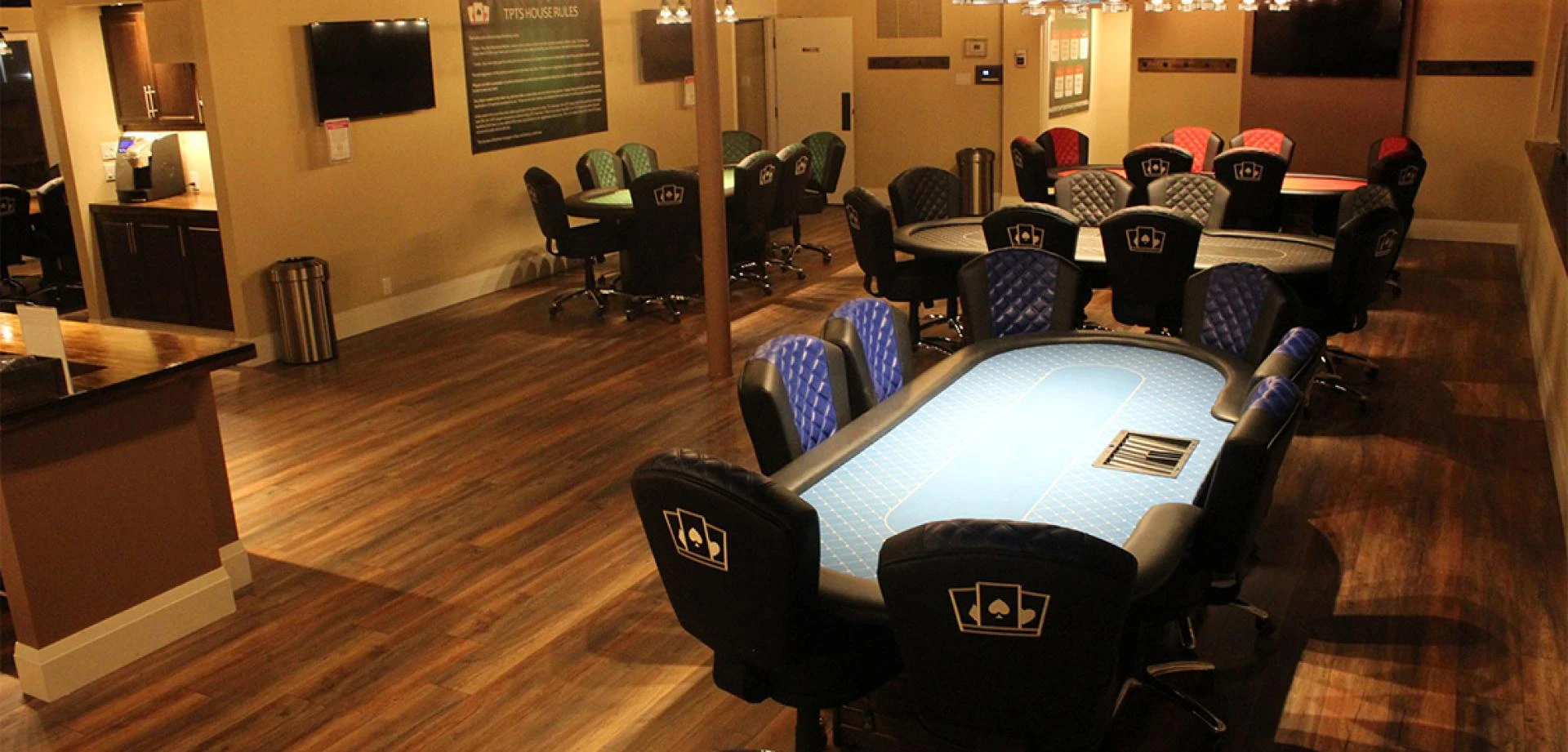 How to Improve Your Poker Skills in Toronto