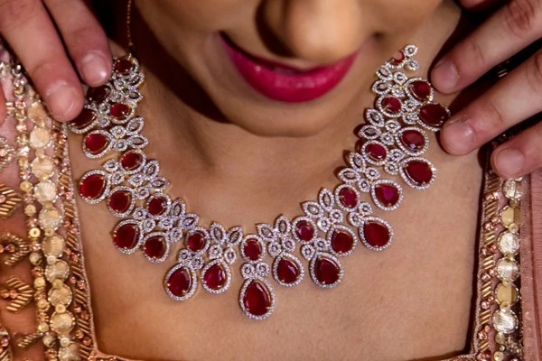 Can Wearing Gemstone Jewelry Boost Your Confidence?