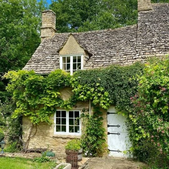 The Charm of a Pheasant House: Your Ideal Country Cottage on the Coast Escape