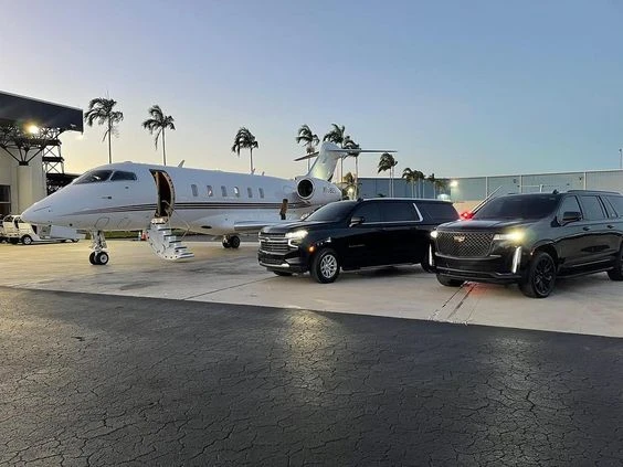 Top Benefits of Hiring a Limo for Your Airport Trips