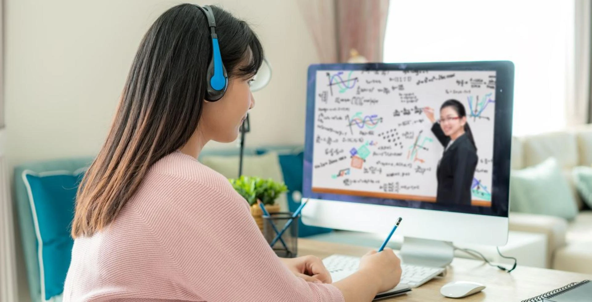 The Potential of a Free Online Teaching Platform for An Educator