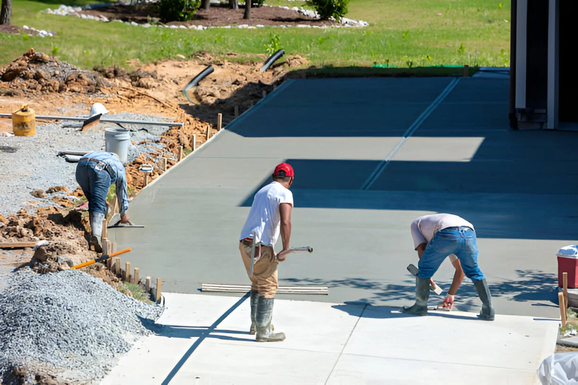 How to Choose the Right Concrete for Your Calgary Driveway