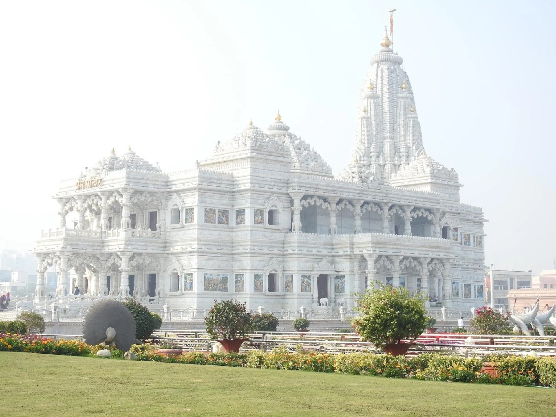 Start Your Journey Successfully from Outside Delhi to Mathura Taxi the Top Attraction Place