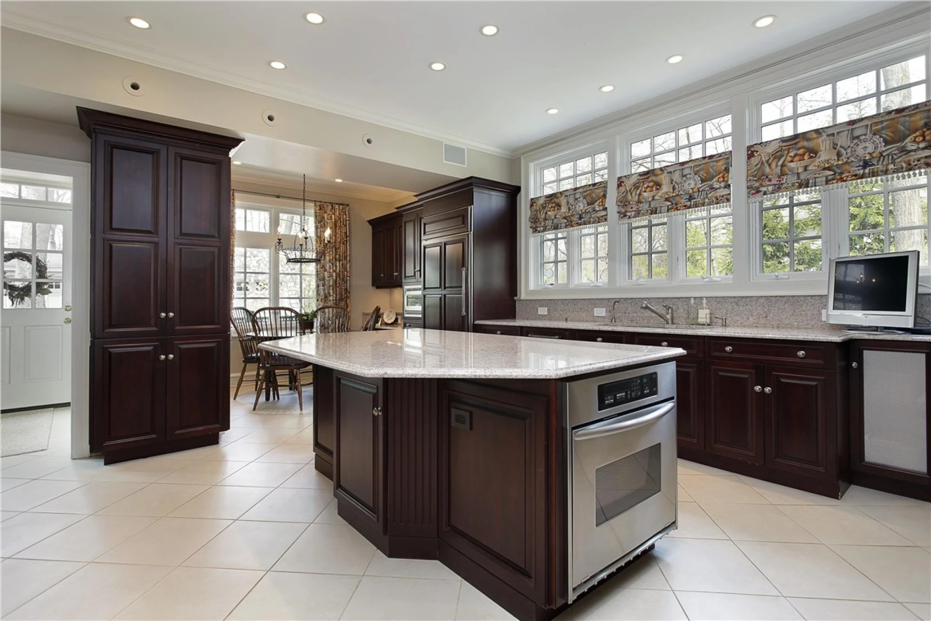 Transform Your Simi Valley Kitchen with Expert Remodeling Contractors