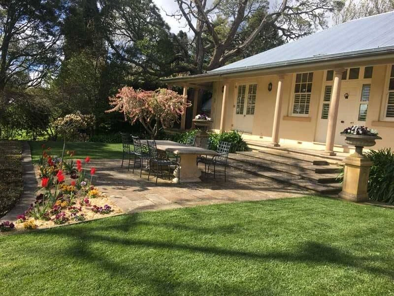 4 Signs It’s Time to Refresh Your Landscaping This Summer