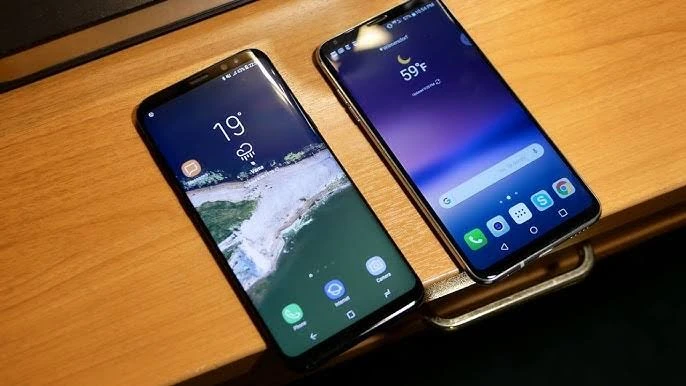 10 Factors to  Consider When Buying Smartphones