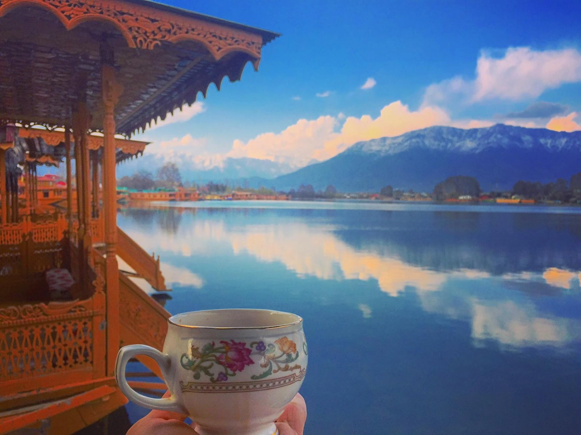 Explore the Paradise on Earth with Kashmir Packages from Delhi